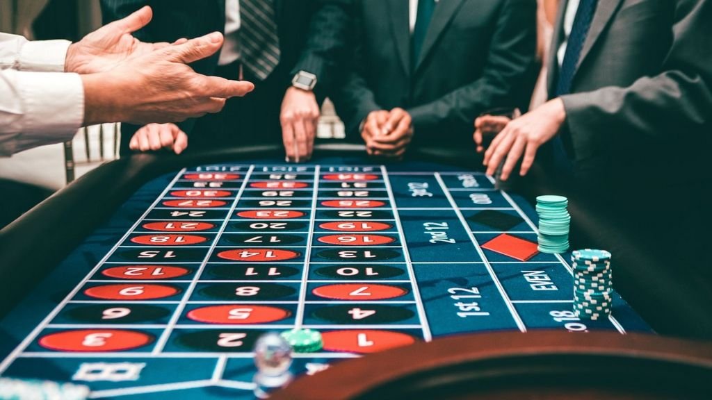 The Psychology of Gambling: How to Stay in Control While Playing The Psychology of Gambling: How to Stay in Control While Playing